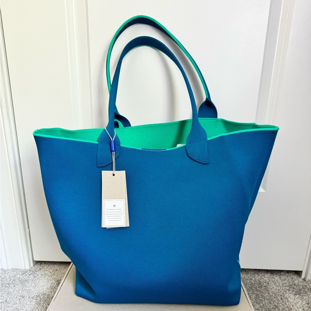 NWT Rothys light weight tote in blue aqua